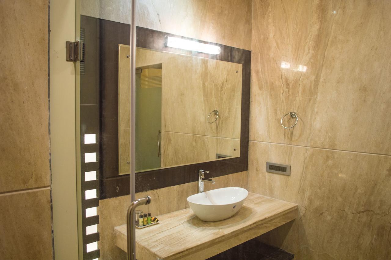 Corbett Wild Iris Spa And Resort Ramnagar  Dış mekan fotoğraf