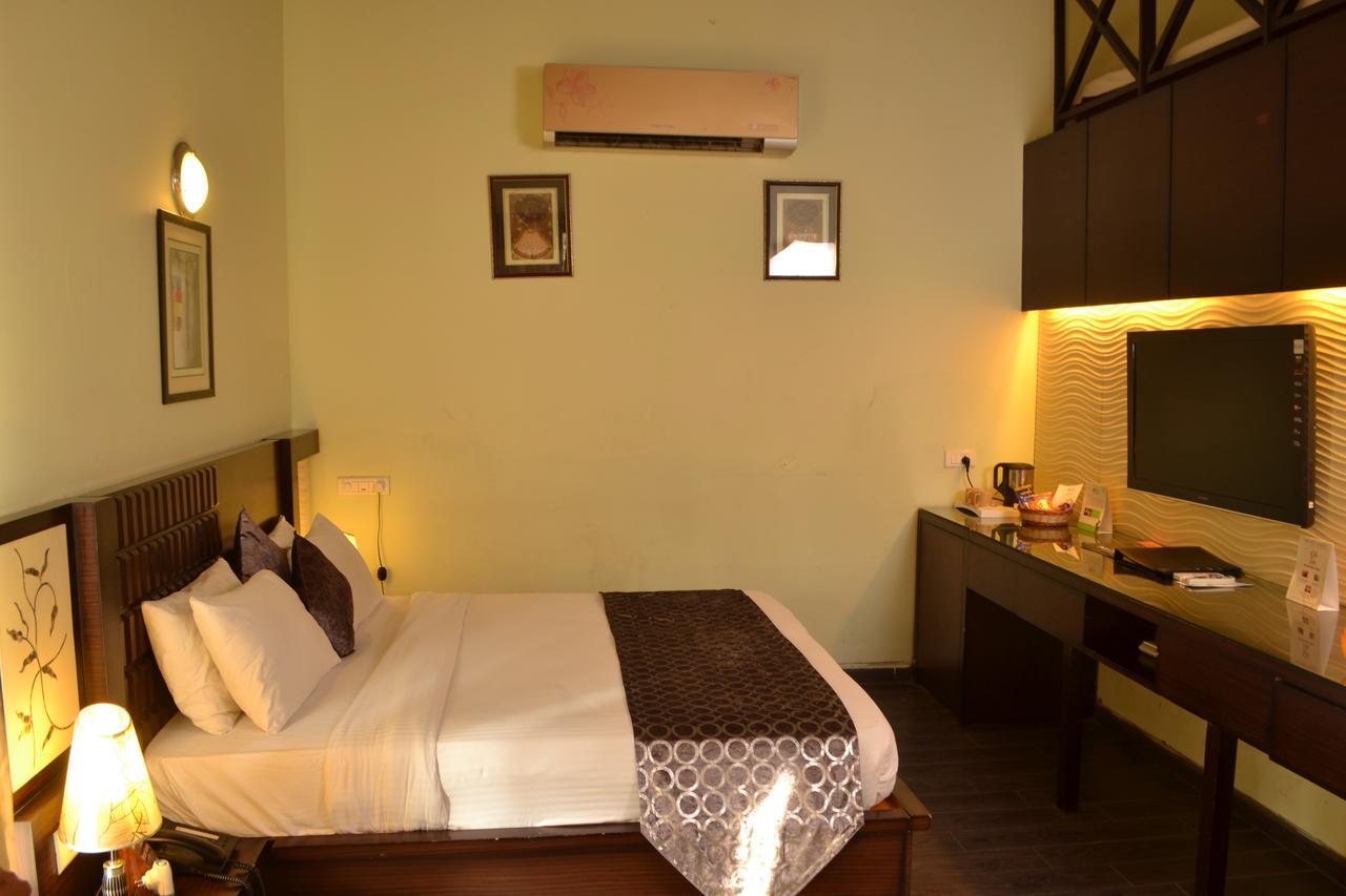 Corbett Wild Iris Spa And Resort Ramnagar  Dış mekan fotoğraf